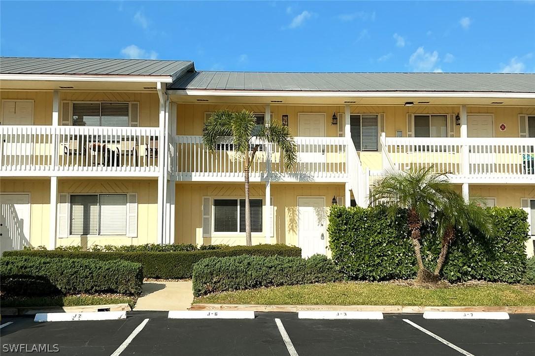 4629 Bayshore Dr. #J3, Naples, FL 34112