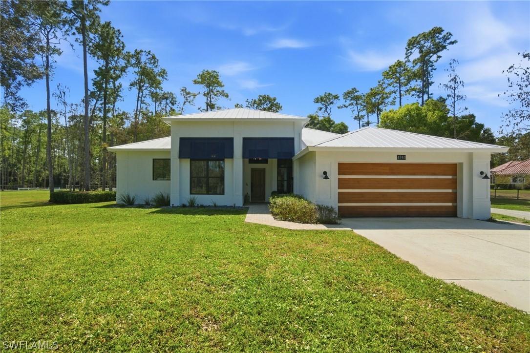 4740 5th Ave., Naples, FL 34119