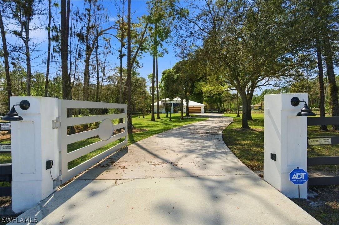 4740 5th Ave., Naples, FL 34119