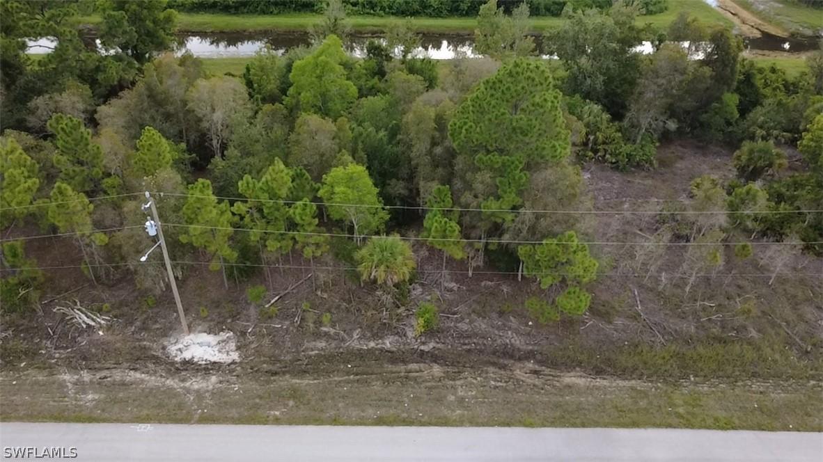 911 Foxdale Ave., Lehigh Acres, FL 33974