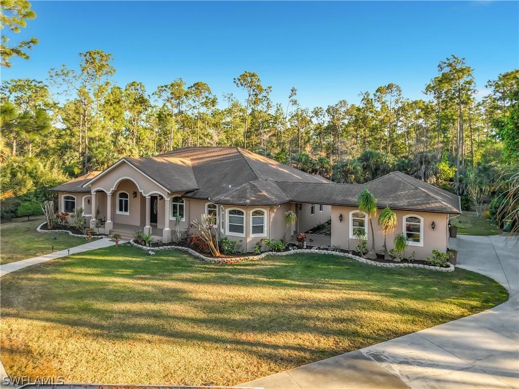 4240 5th Ave., Naples, FL 34119