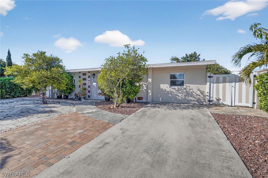 2201 Coronet St., Fort Myers, FL 33907