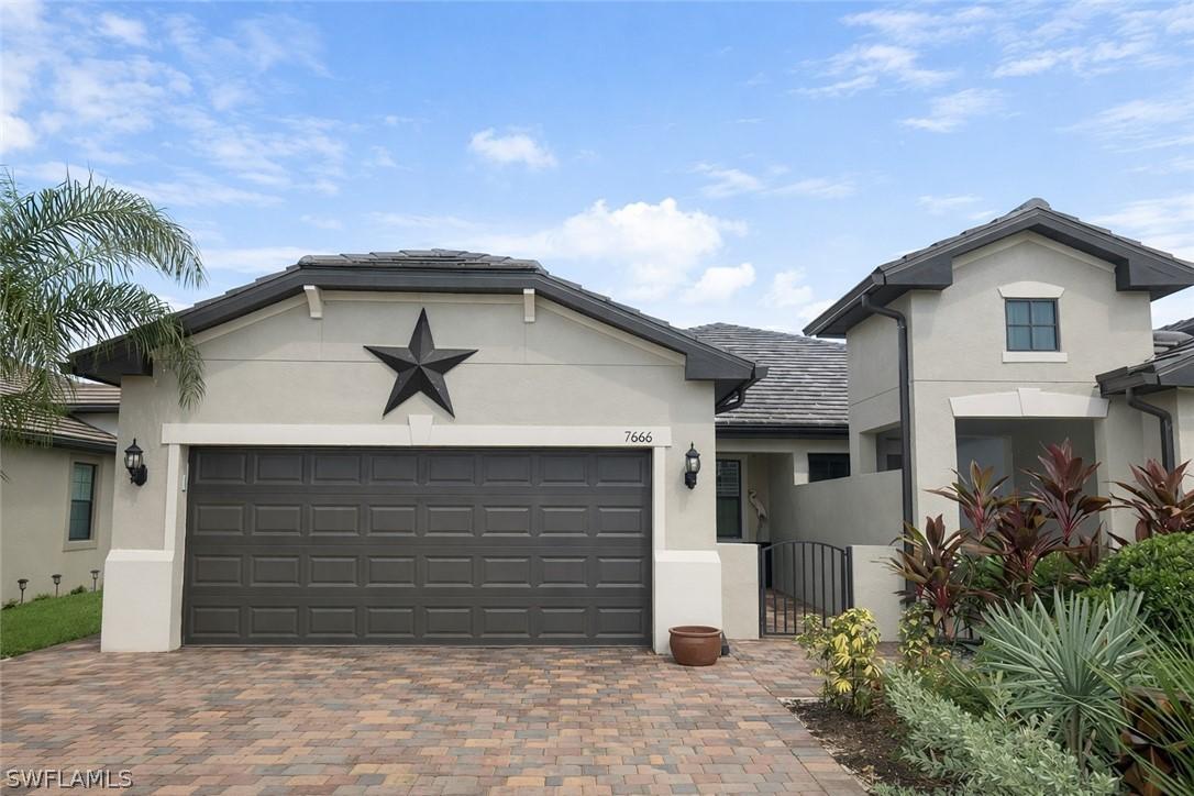 7666 Jacaranda Ln., Naples, FL 34114