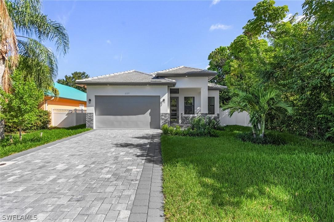 536 97th Ave., Naples, FL 34108