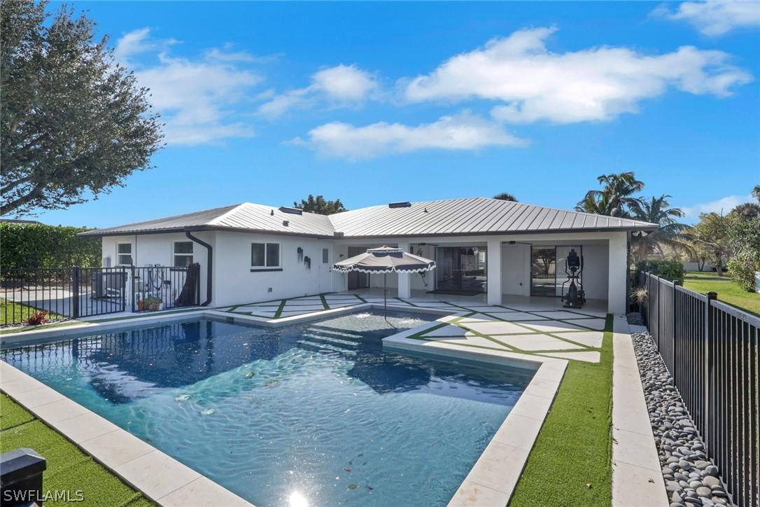 10450 Windsor Way, Naples, FL 34109