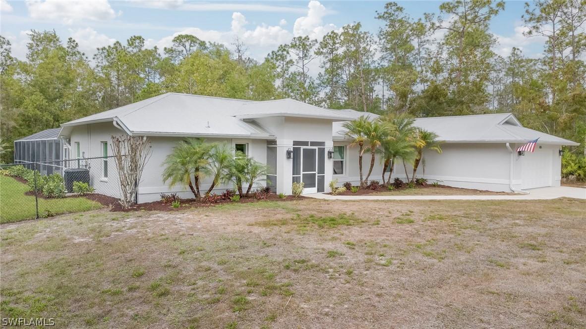 825 Desoto Blvd., Naples, FL 34120