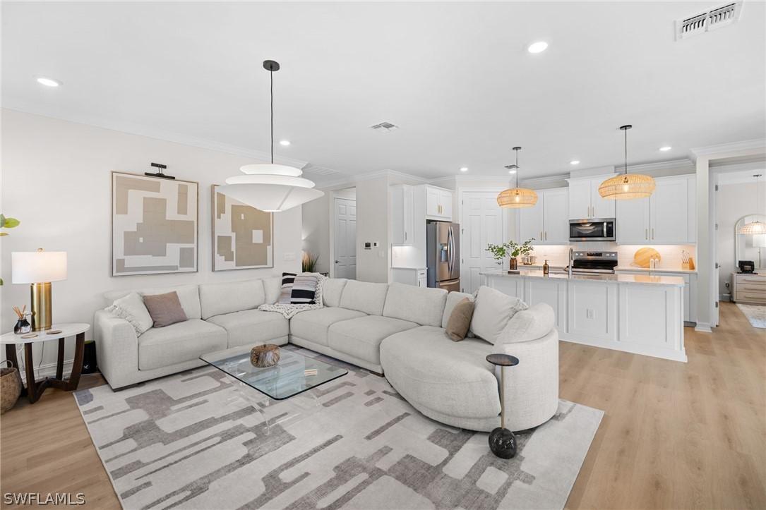 488 Polihale Way, Naples, FL 34114