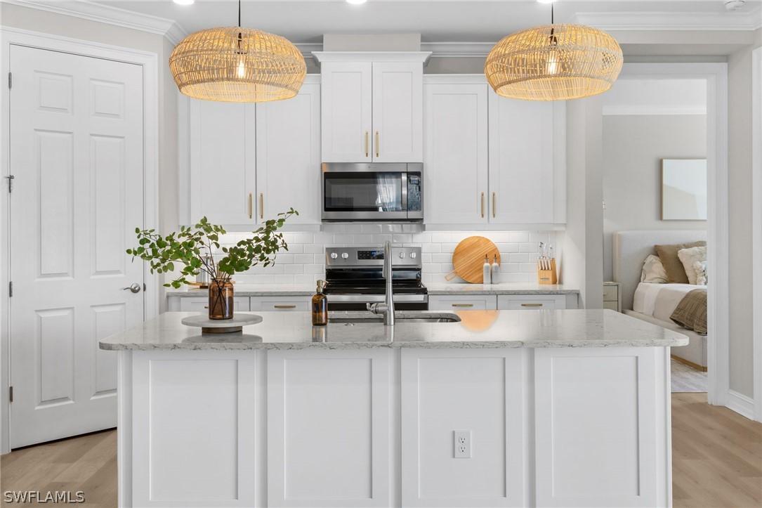 488 Polihale Way, Naples, FL 34114