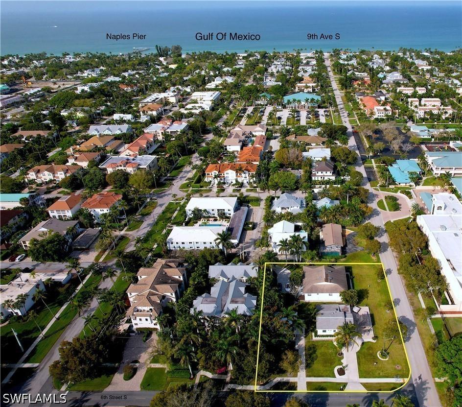 560 9th Ave., Naples, FL 34102