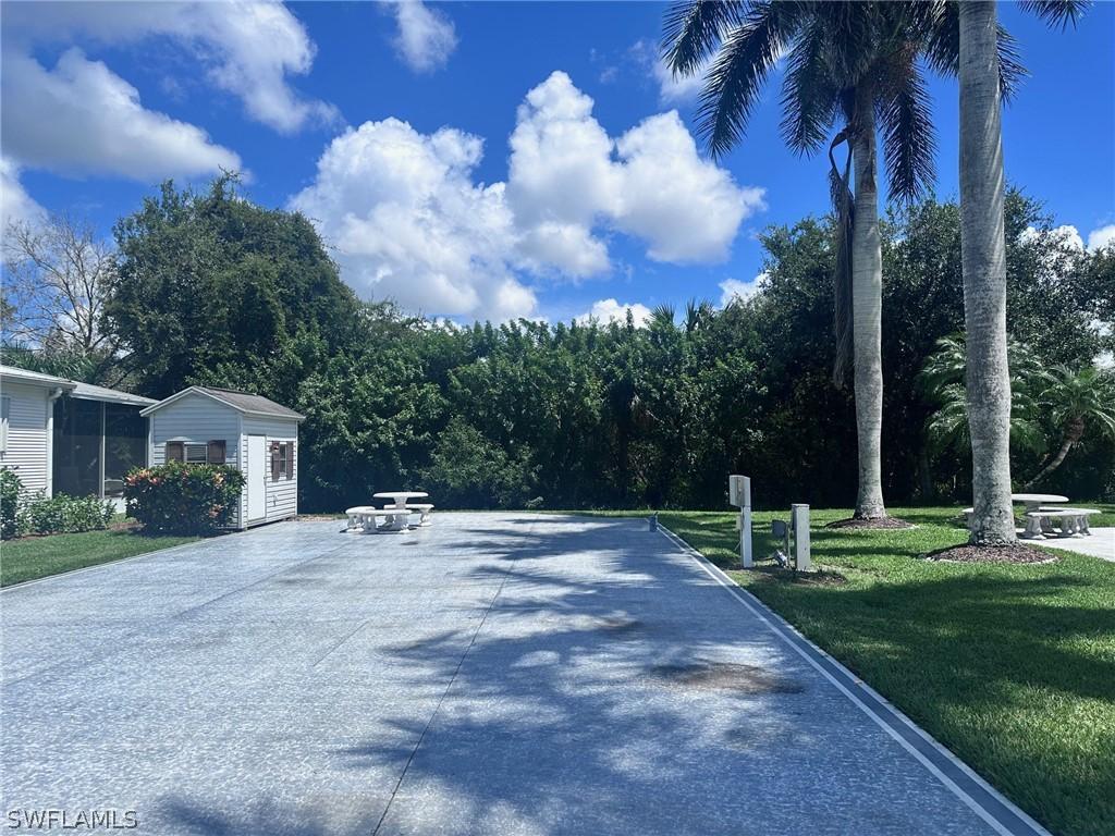 1008 Diamond Lake Cir., Naples, FL 34114