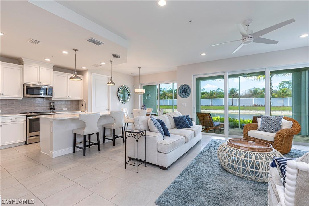 2561 Seychelles Dr. #304, Naples, FL 34112