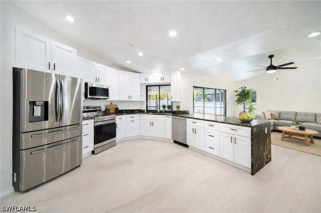 10731 Regent Cir., Naples, FL 34109