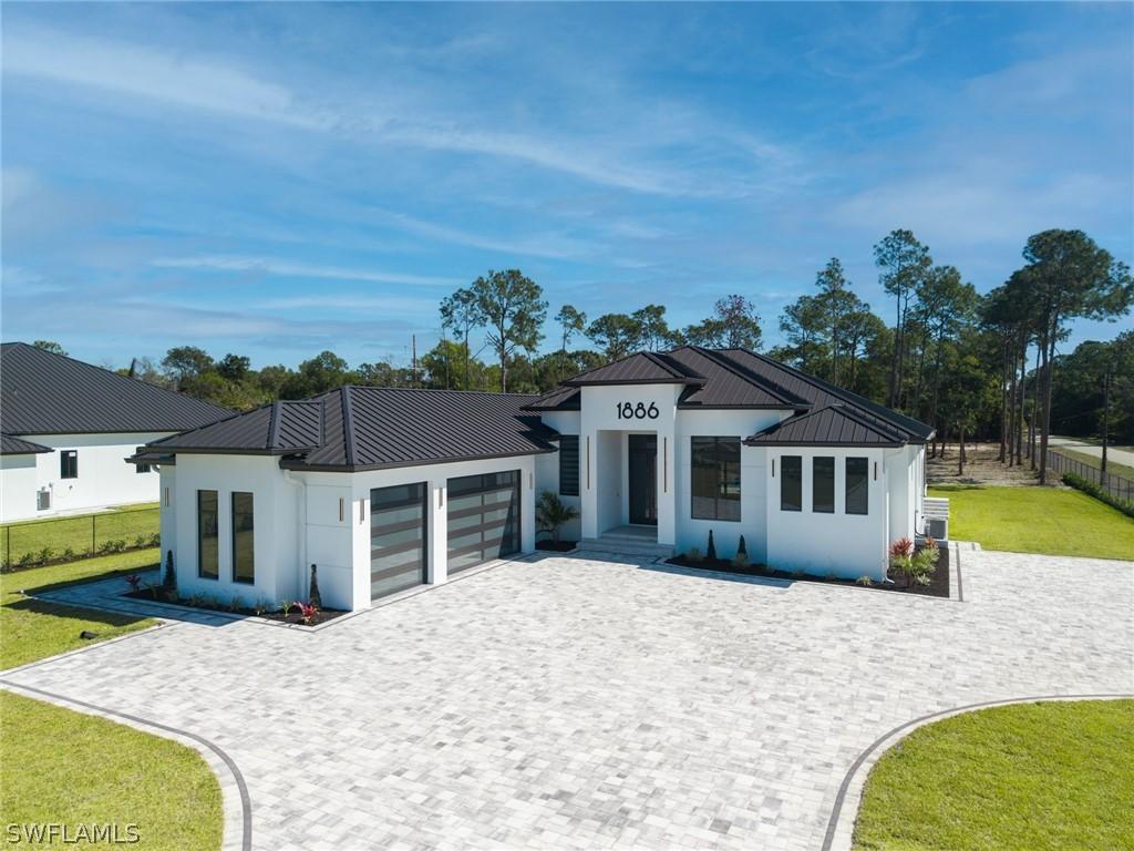 1886 39th St., Naples, FL 34117