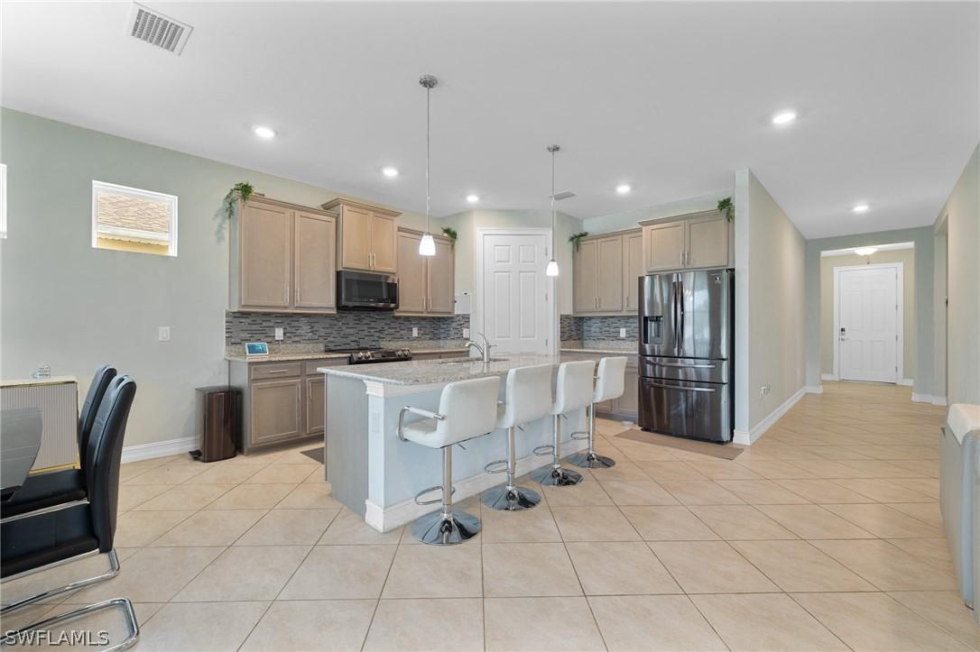 3289 Baravaldo Cir., Cape Coral, FL 33909