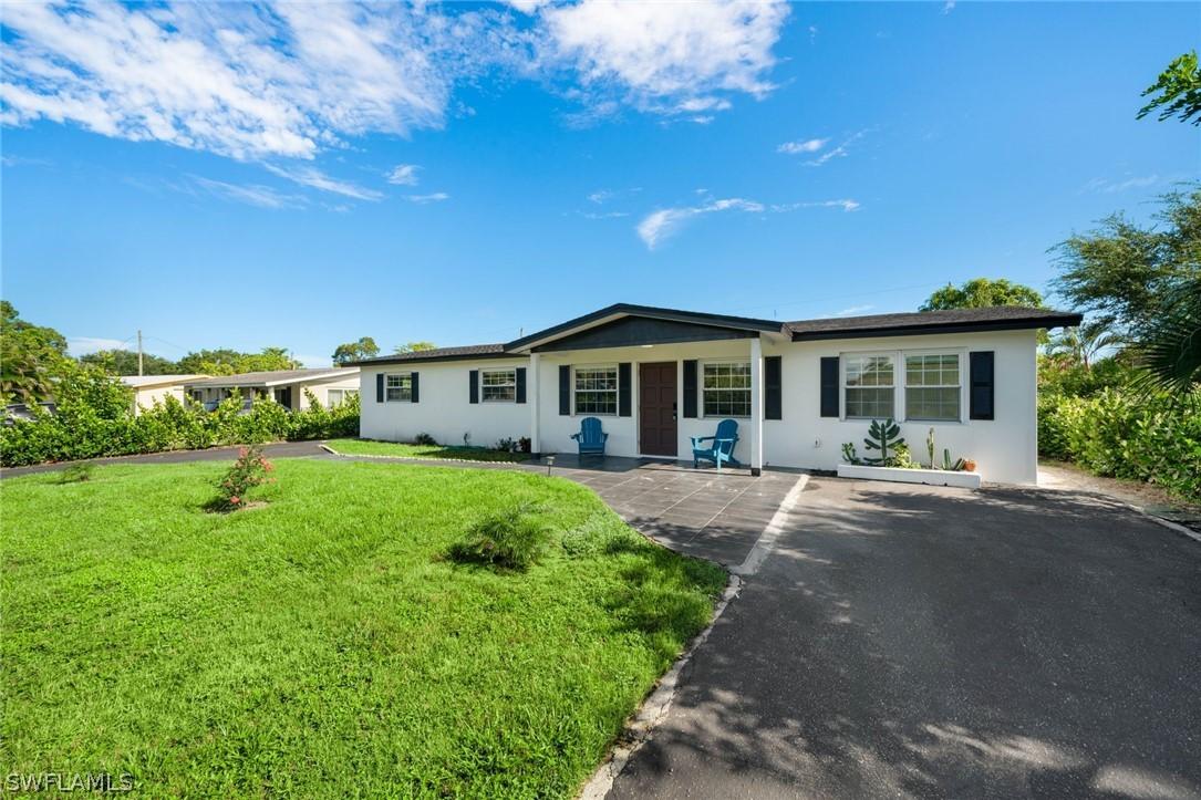 3999 Guava Dr., Naples, FL 34104