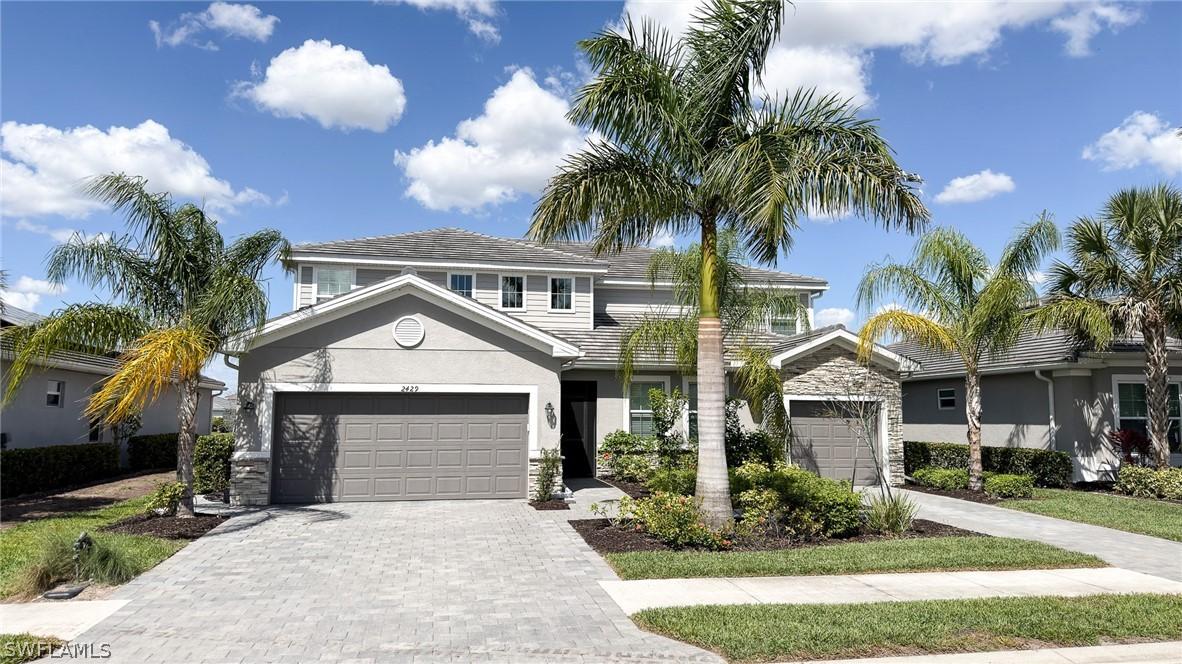 2429 Fallglo St., Naples, FL 34120