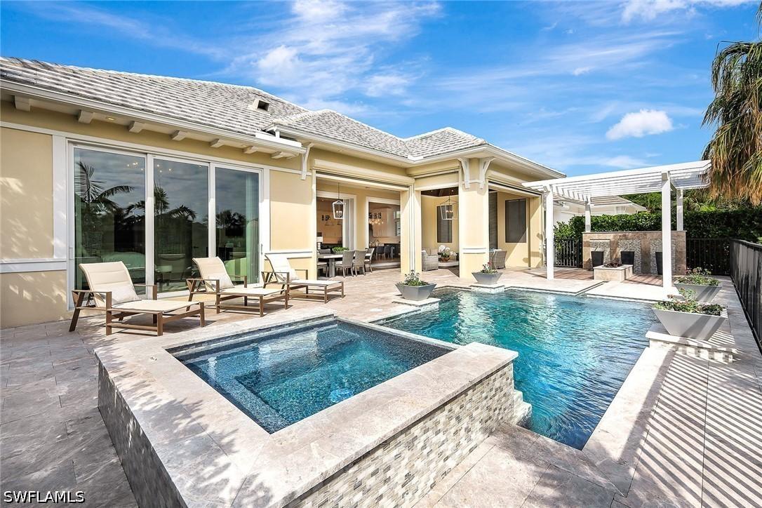 3208 Kumamoto Ln., Naples, FL 34114