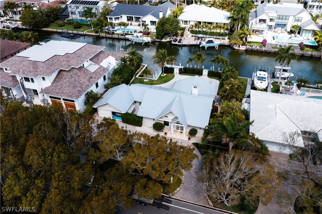 675 18th Ave., Naples, FL 34102