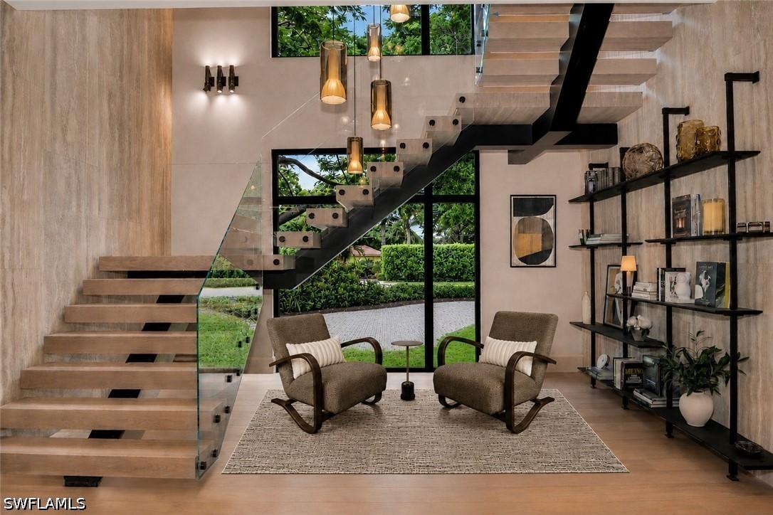 122 Caribbean Rd., Naples, FL 34108