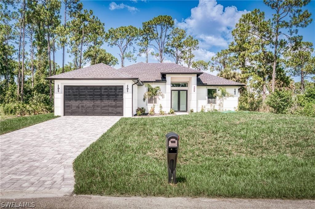 903 Jefferson Ave., Lehigh Acres, FL 33936