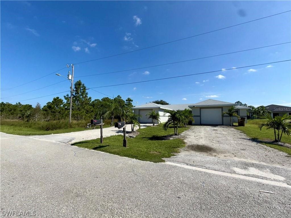 779 Bedford Dr., Lehigh Acres, FL 33974