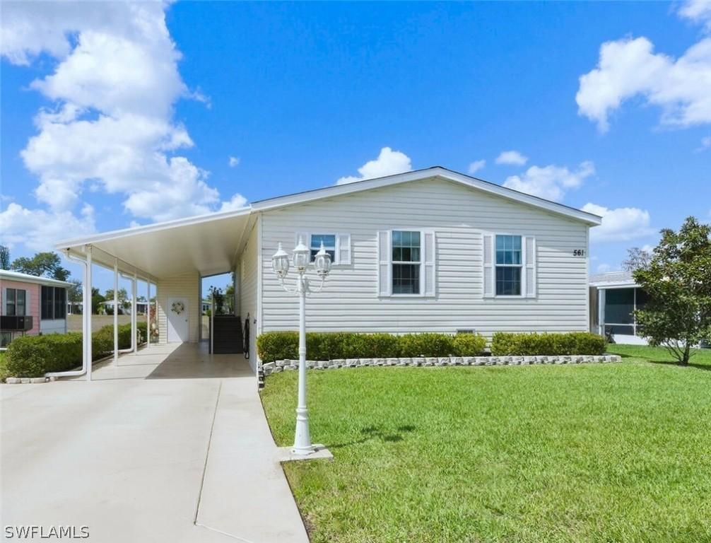 561 Charlemagne Blvd., Naples, FL 34112