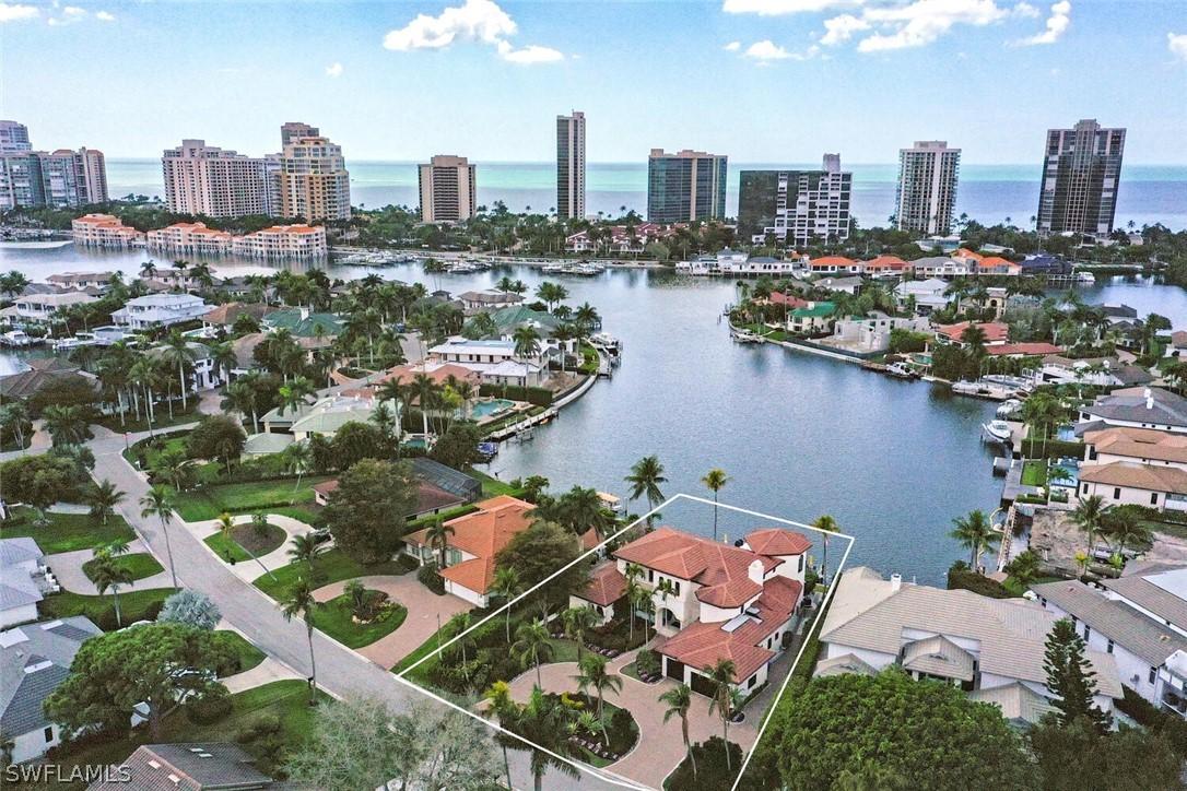 361 Pirates Bight, Naples, FL 34103