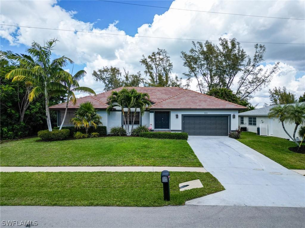 621 Diplomat Ct., Marco Island, FL 34145