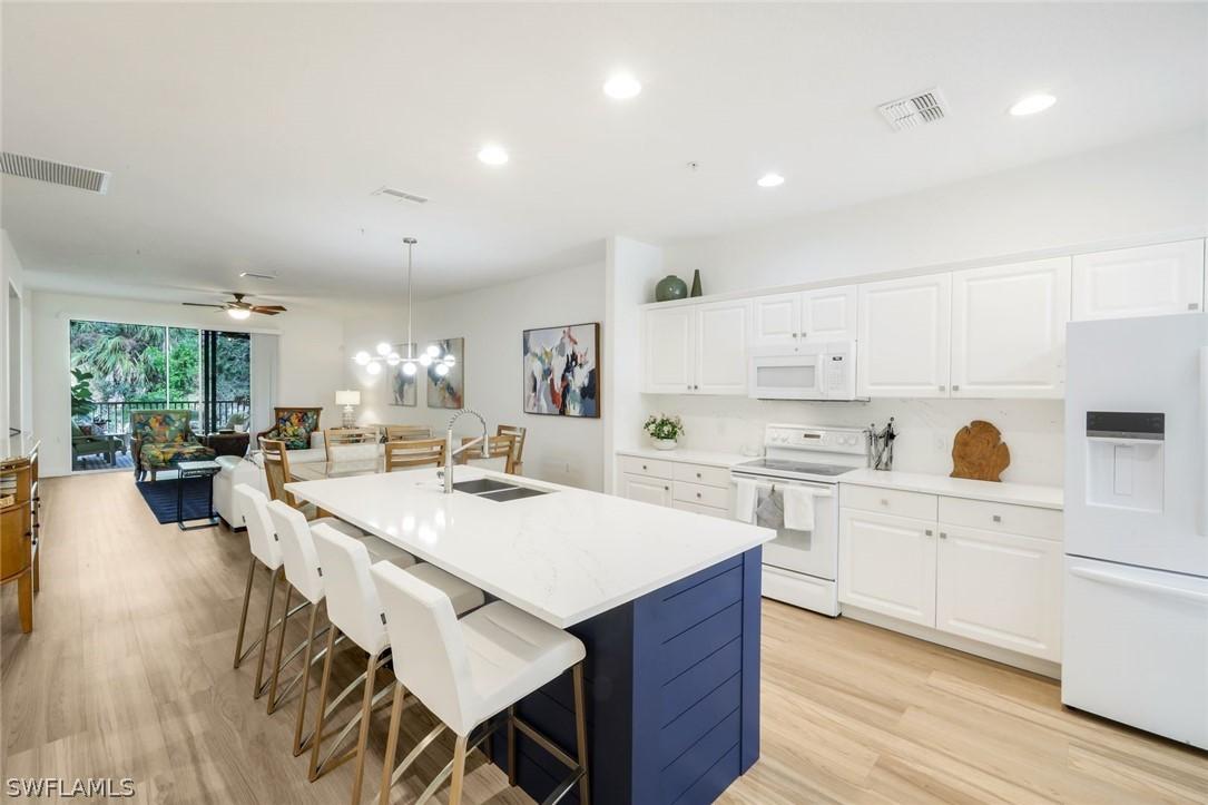 4843 Hampshire Ct. #105, Naples, FL 34112