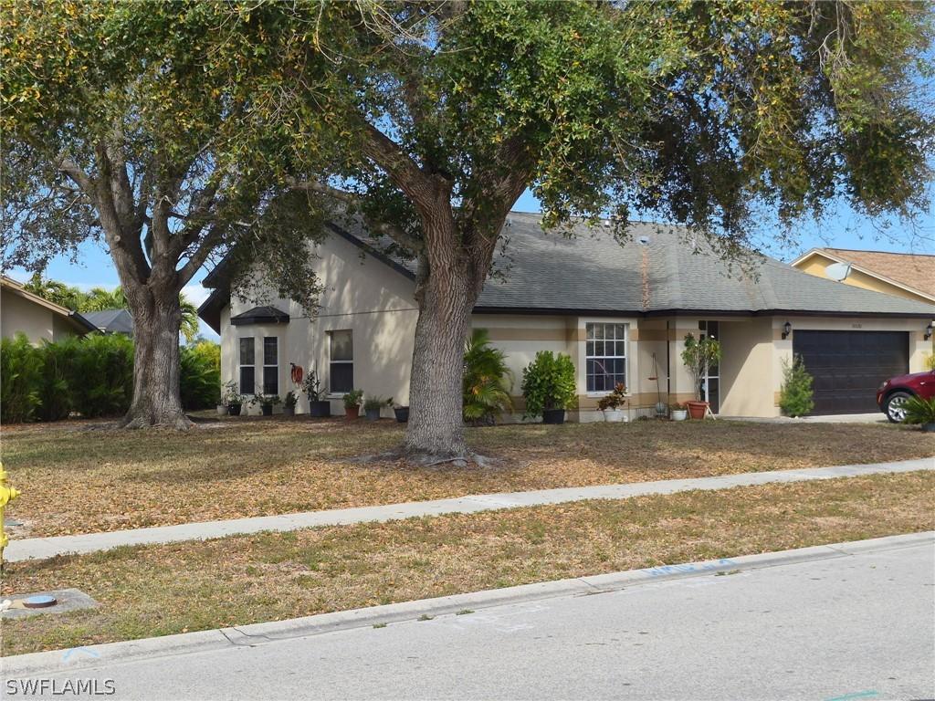 10520 Regent Cir., Naples, FL 34109