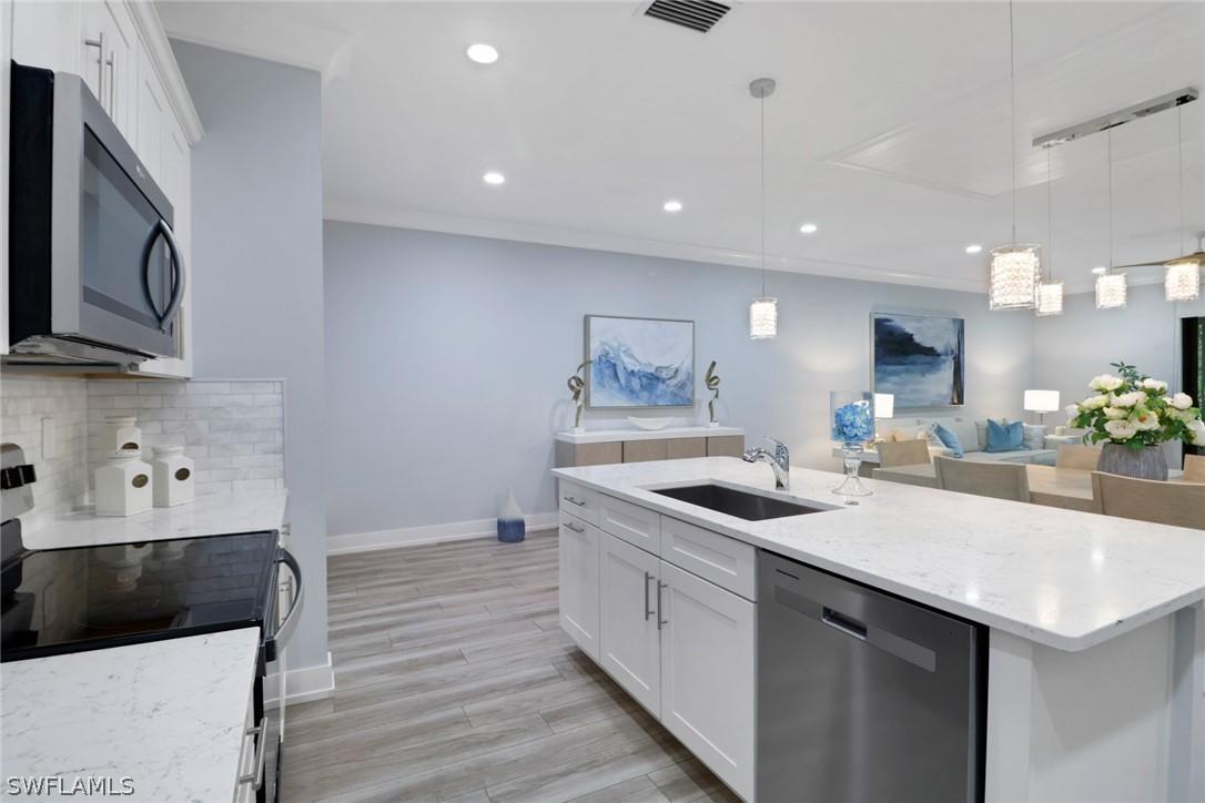 12973 Pembroke Dr., Naples, FL 34105