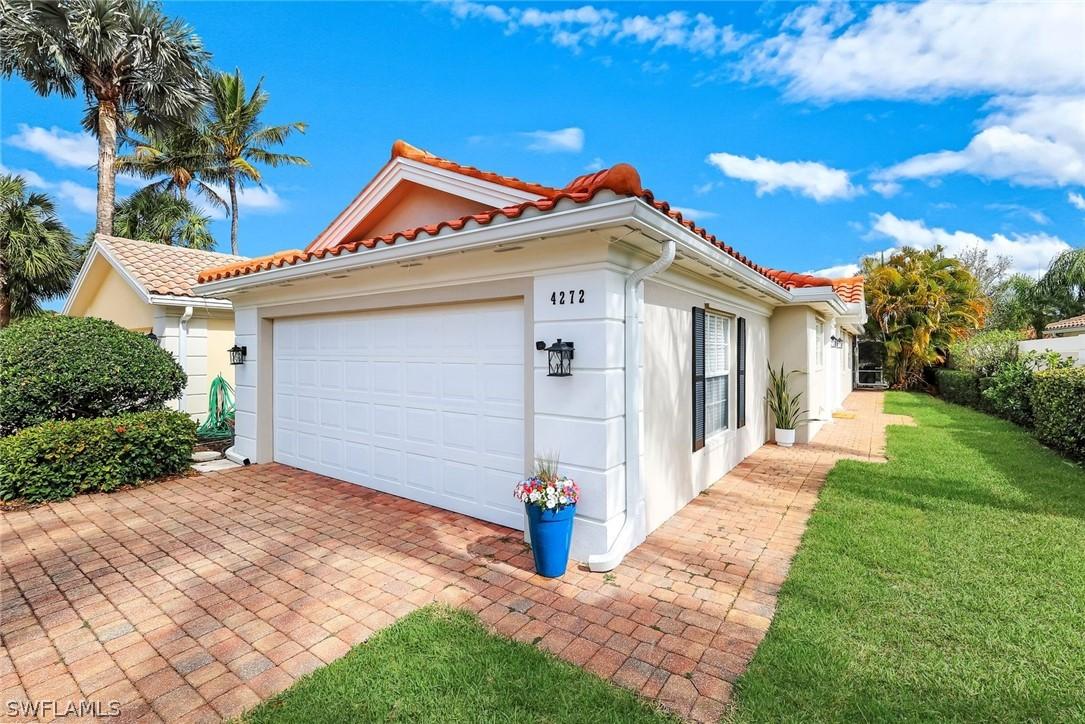 4272 Redonda Ln., Naples, FL 34119