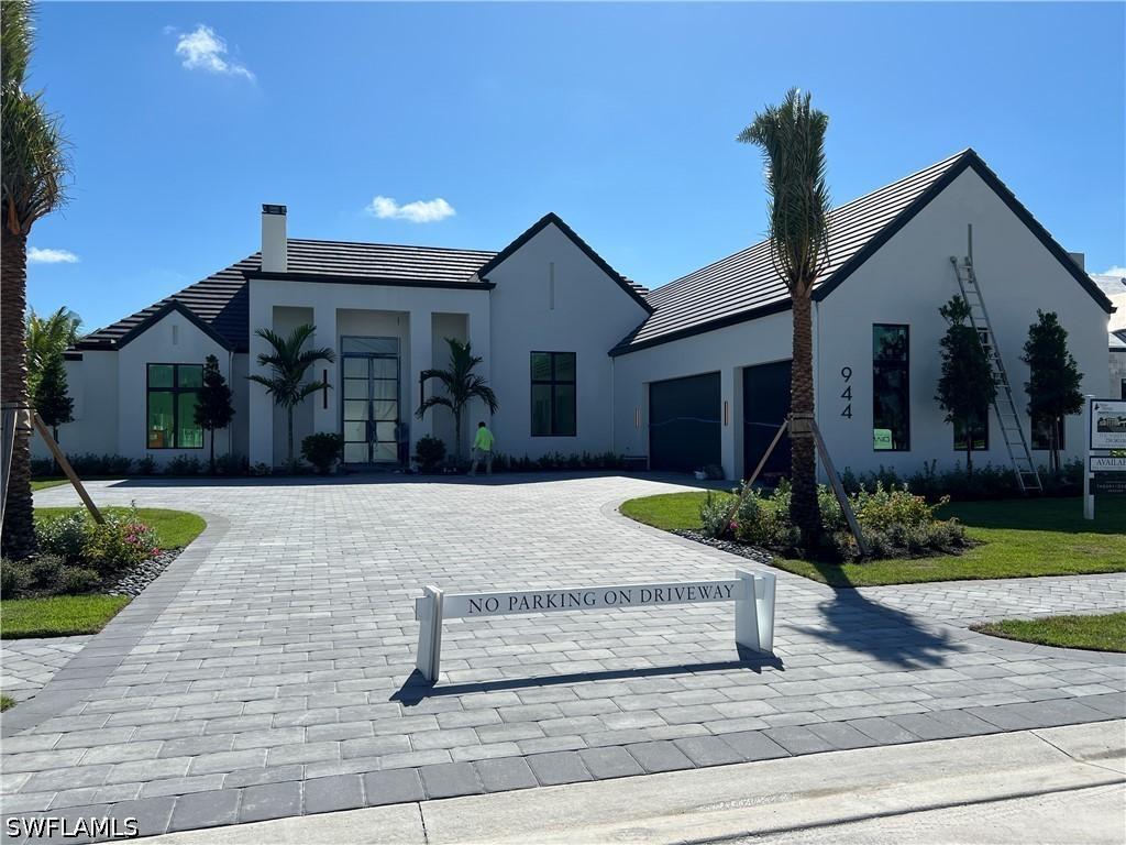 944 Chimney Rock Rd., Naples, FL 34120