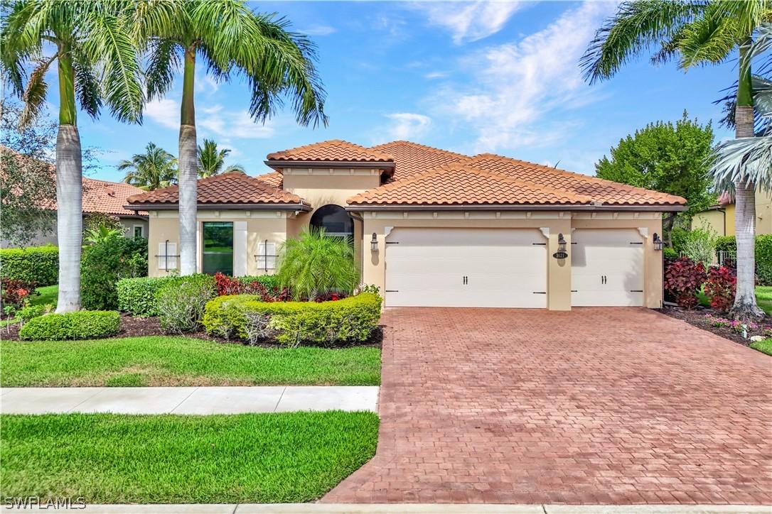 1621 Songbird Ct., Naples, FL 34120