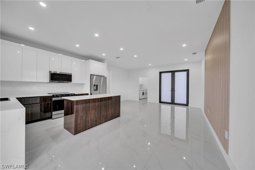 704 Holmes Ave., Lehigh Acres, FL 33974