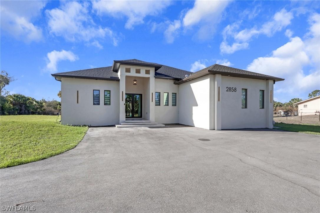 2858 26th Ave., Naples, FL 34117