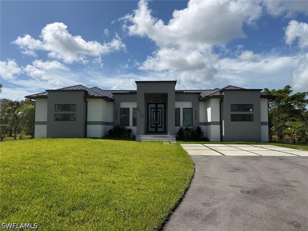 910 Golden Gate Blvd., Naples, FL 34120