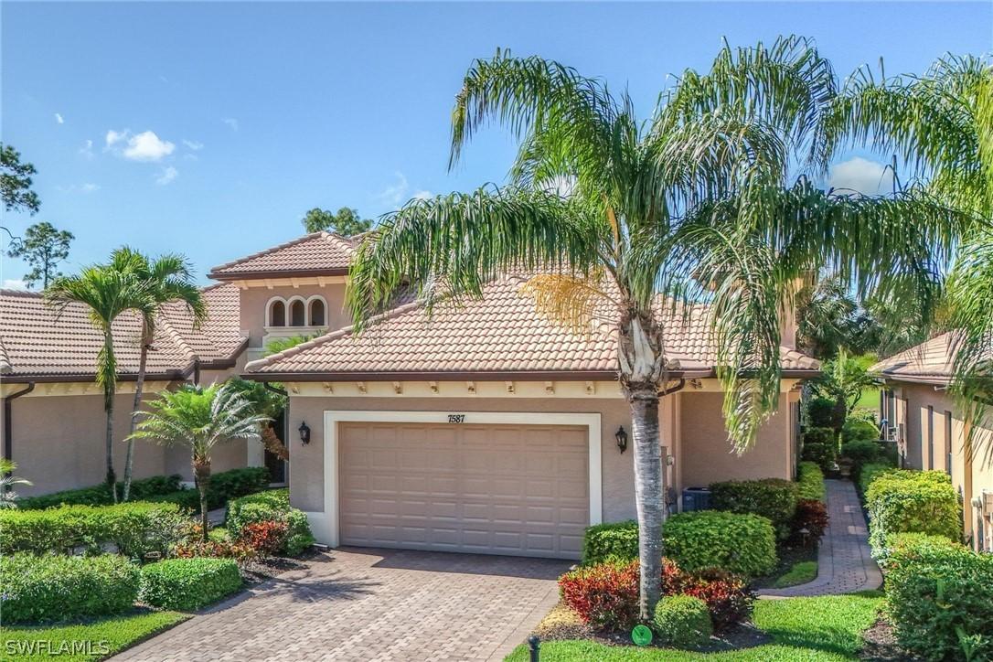 7587 Moorgate Point Way, Naples, FL 34113