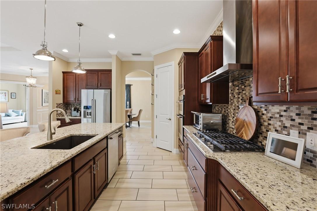 2303 Somerset Pl., Naples, FL 34120