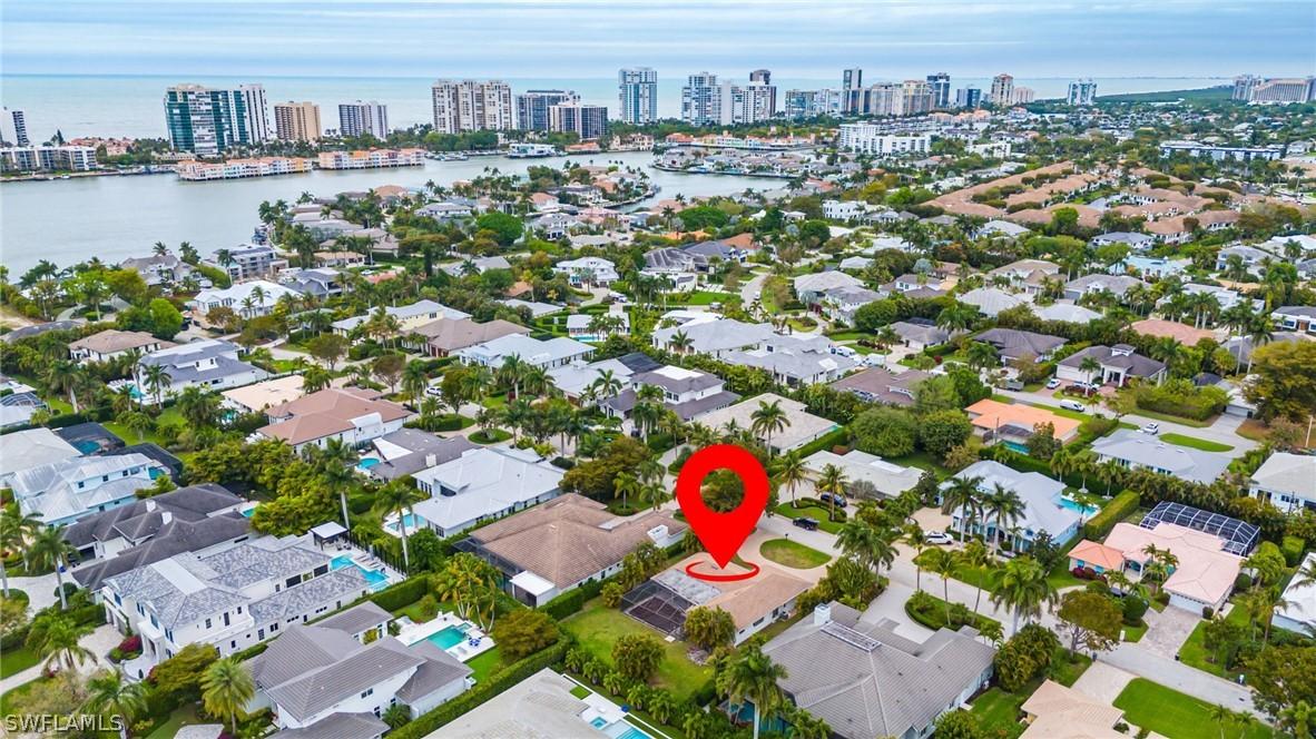 628 Binnacle Dr., Naples, FL 34103