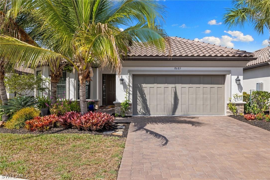 8685 Dilillo Ct., Naples, FL 34119