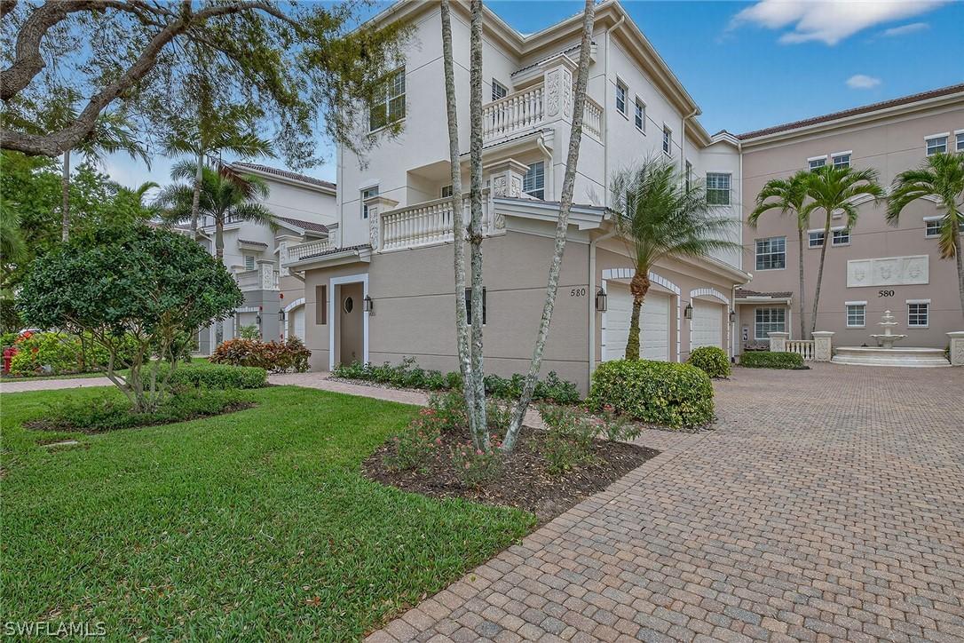 580 Avellino Isles Cir. #201, Naples, FL 34119