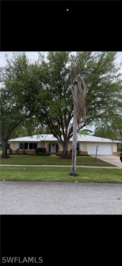 4255 Glasgow Ct., North Fort Myers, FL 33903