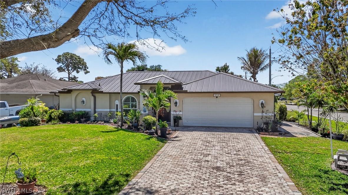 8518 Cypress Dr., Fort Myers, FL 33967