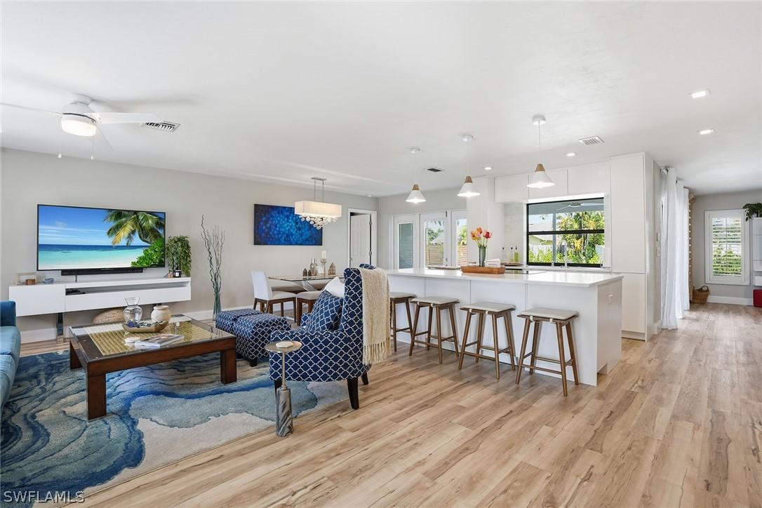 157 Willoughby Dr., Naples, FL 34110