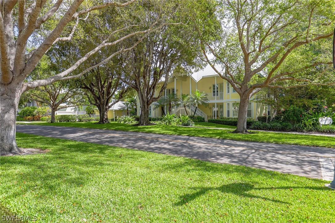 281 4th St. #101, Naples, FL 34102