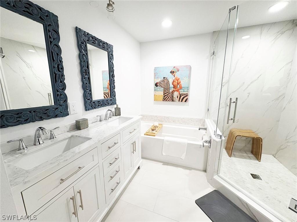 6795 Huntington Lakes Cir. #101, Naples, FL 34119