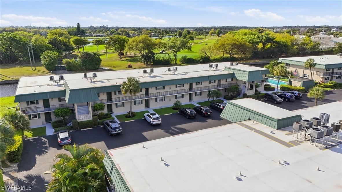 600 Valley Stream Dr. #F9, Naples, FL 34113