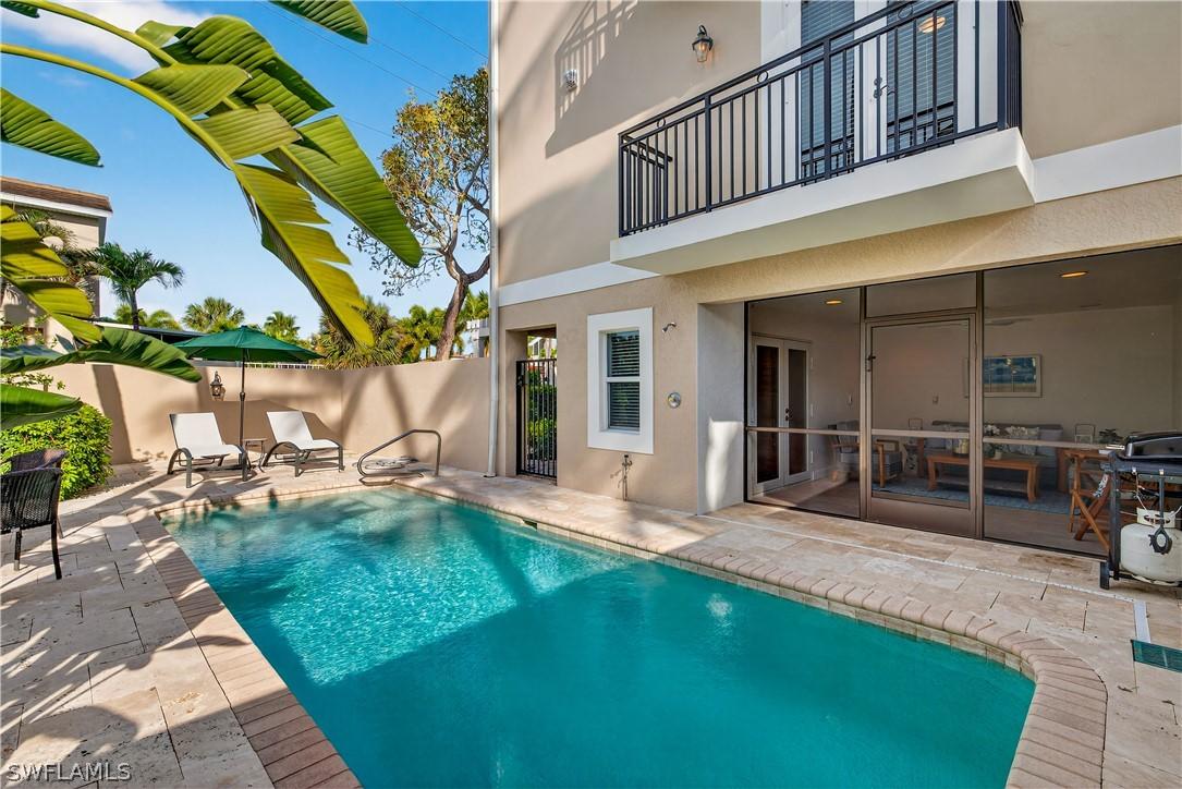 552 11th Ave. #4, Naples, FL 34102