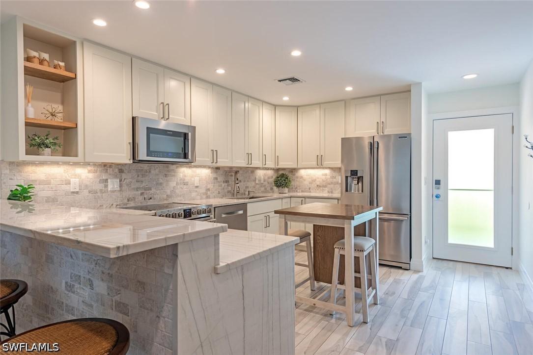 1417 Chesapeake Ave. #202, Naples, FL 34102